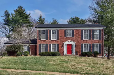 412 Spring Valley Ct, Chesterfield, MO 63017