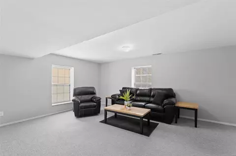Living - 1358 Bridge Creek Trl, Ellisville, MO 63021 photo 5 of 6