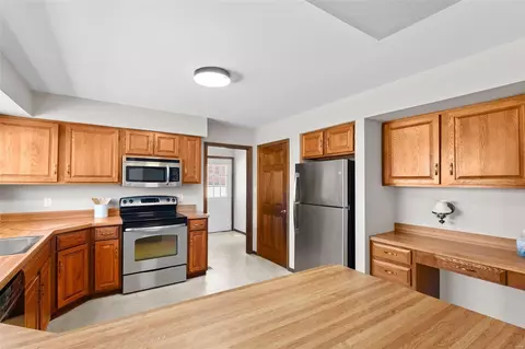 Kitchen - 1358 Bridge Creek Trl, Ellisville, MO 63021 photo 2 of 4