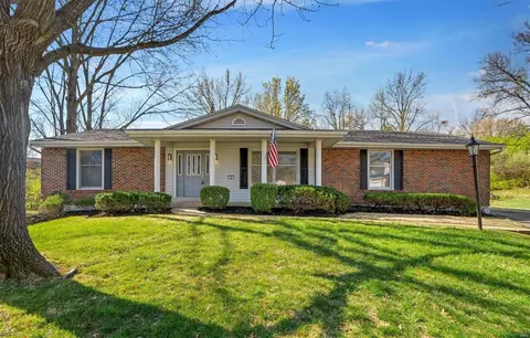 6 Springlake Ct, Ballwin, MO 63011