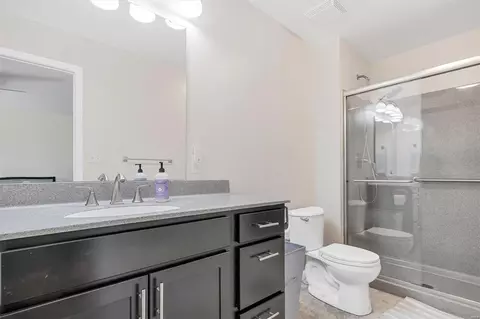 Bath - 6 Springlake Ct, Ballwin, MO 63011 photo 1 of 5