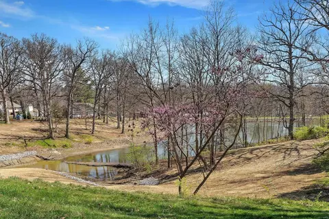 View/Area - 6 Springlake Ct, Ballwin, MO 63011 photo 2 of 2