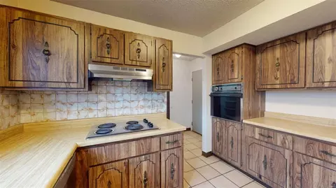 Kitchen - 8 Forest Green Dr, O'fallon, MO 63366 photo 4 of 5