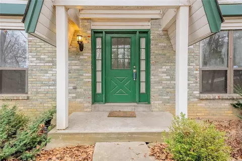 Entry Way - 8 Forest Green Dr, O'fallon, MO 63366 photo 1 of 5