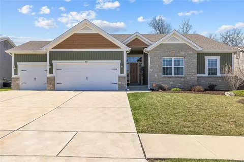 925 Mule Creek Dr, Wentzville, MO 63385