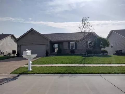 179 Shadow Pointe Dr, Wentzville, MO 63385