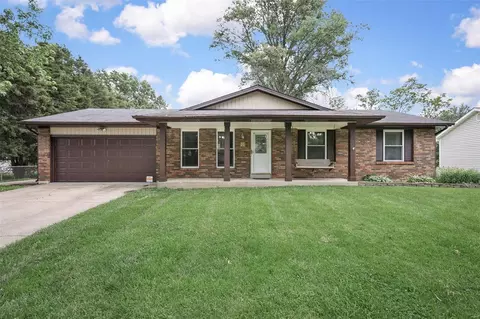 25 El Caballo Dr, Saint Peters, MO 63376