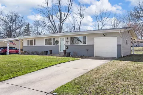 2429 W Adams St, Saint Charles, MO 63301