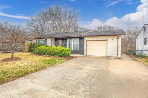 2923 Lyme St, Saint Charles, MO 63301