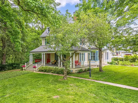 124 S Elm Ave, Saint Louis, MO 63119