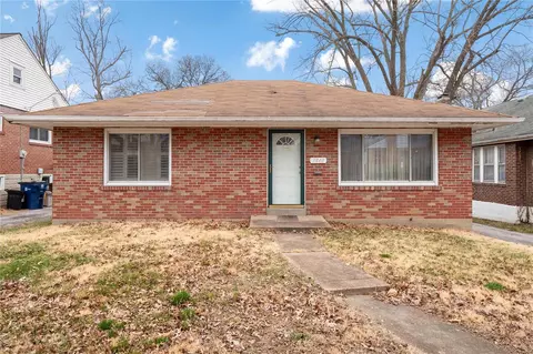 3840 Nelson Dr, Saint Louis, MO 63121