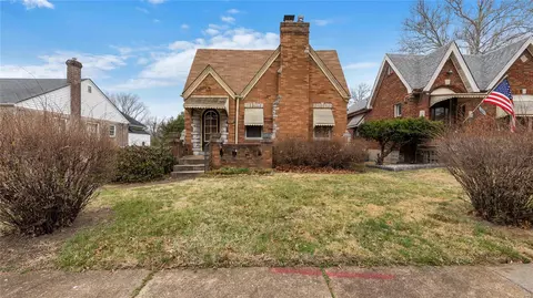 2483 Brown Rd, Saint Louis, MO 63114
