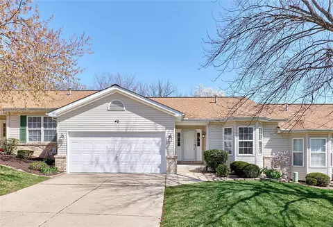 40 Spring Gardens Ct #4B, Saint Charles, MO 63303