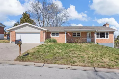 806 Clarence Dr, Saint Charles, MO 63301