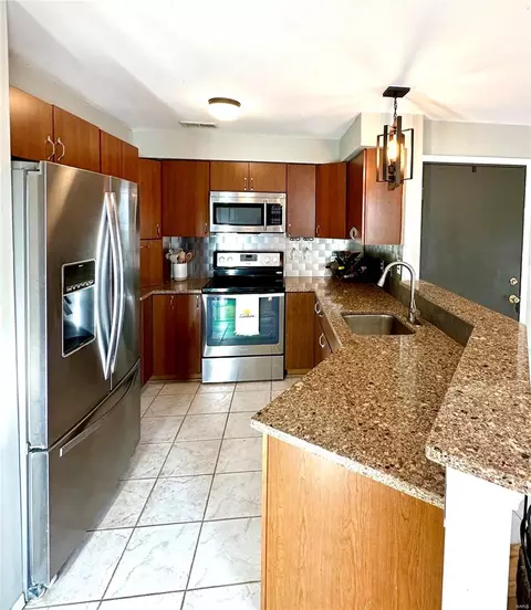 Kitchen - 1103 Pocono Trl #A, Ballwin, MO 63021 photo 5 of 6