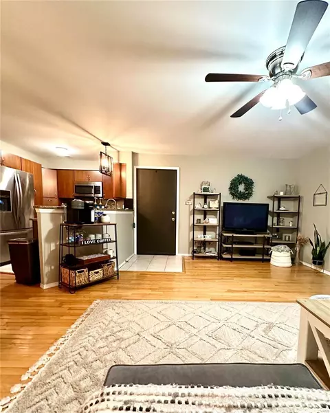 Living - 1103 Pocono Trl #A, Ballwin, MO 63021 photo 5 of 11
