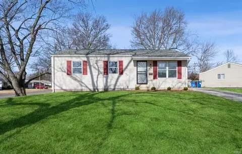 2235 Grants Pkwy, Florissant, MO 63031
