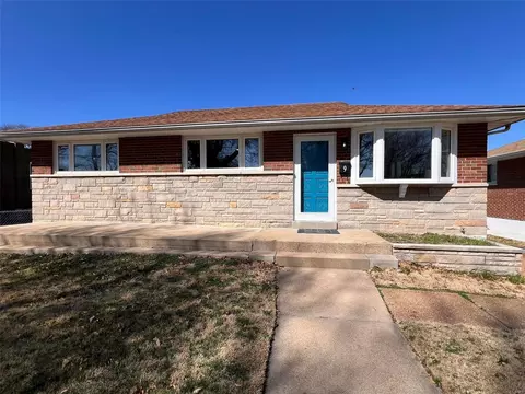 9 Union Rd, Saint Louis, MO 63123