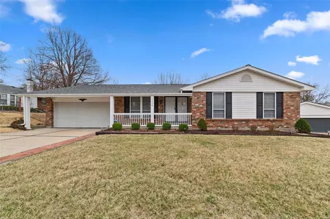 3538 Hirondelle Ln, Florissant, MO 63034