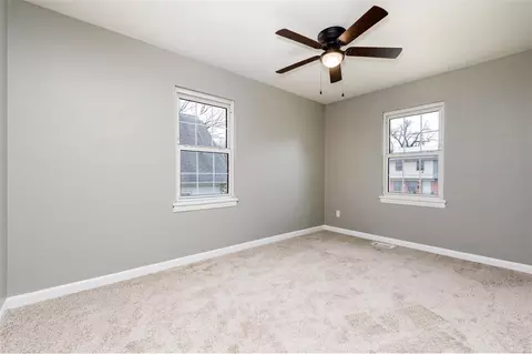 1004 Pine St, Saint Charles, MO 63301 photo 15
