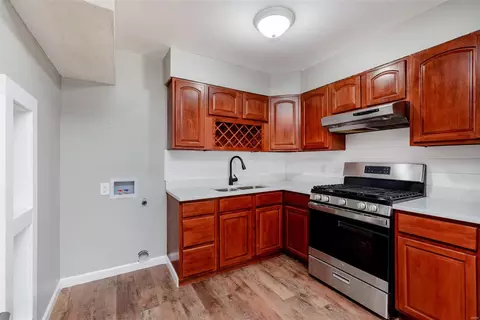 1004 Pine St, Saint Charles, MO 63301 photo 8