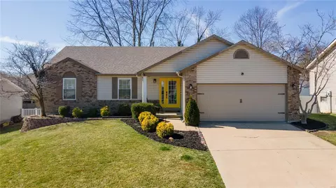 1519 Athens Dr, Saint Peters, MO 63376