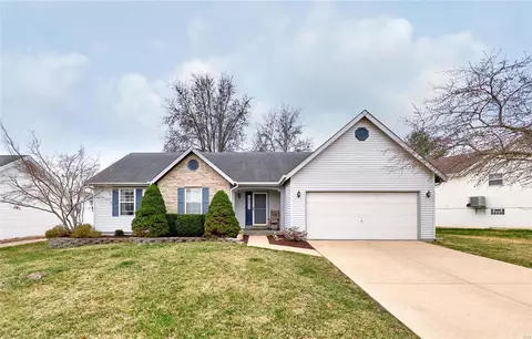 52 Green Pines Cir, Saint Peters, MO 63376