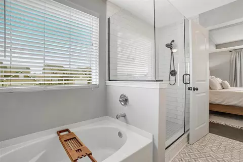 Bath - 227 Thorn Brook Drive Dr, O'fallon, MO 63366 photo 4 of 5