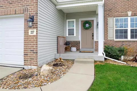 Exterior - 227 Thorn Brook Drive Dr, O'fallon, MO 63366 photo 4 of 8