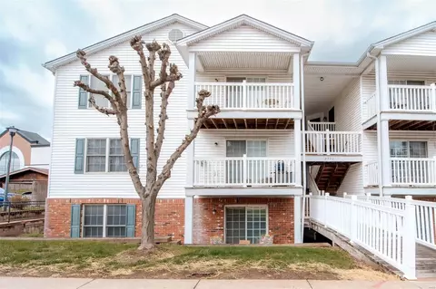 2530 Coppergate Square Dr #L, Saint Louis, MO 63129