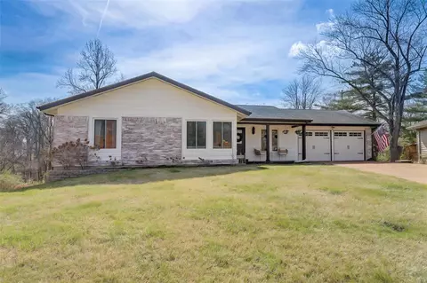 2177 Courtleigh Ln, Chesterfield, MO 63017