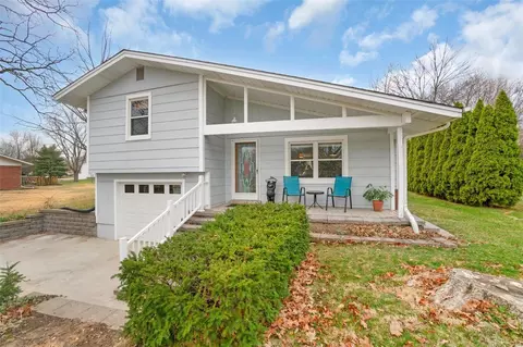 Exterior - 29 N Kern Dr, O'fallon, MO 63366 photo 3 of 9