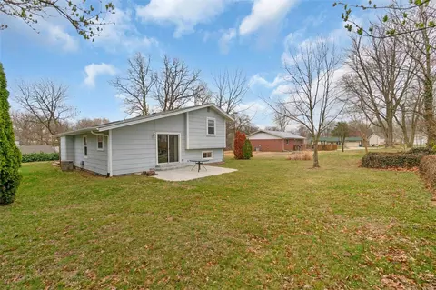 Exterior - 29 N Kern Dr, O'fallon, MO 63366 photo 6 of 9