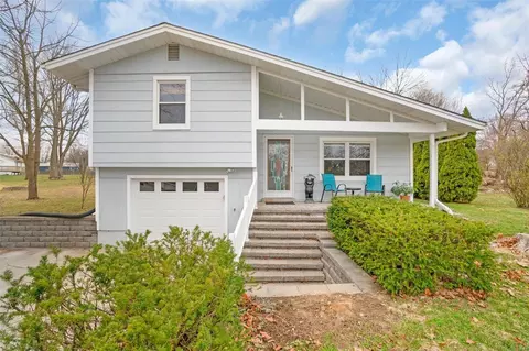 29 N Kern Dr, O'fallon, MO 63366