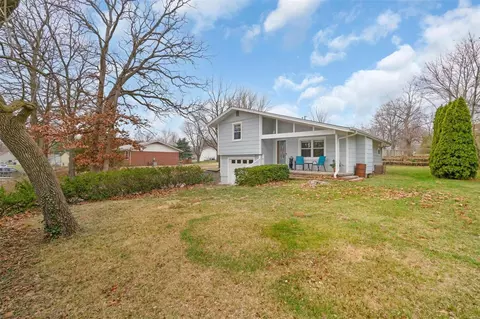 Exterior - 29 N Kern Dr, O'fallon, MO 63366 photo 5 of 9
