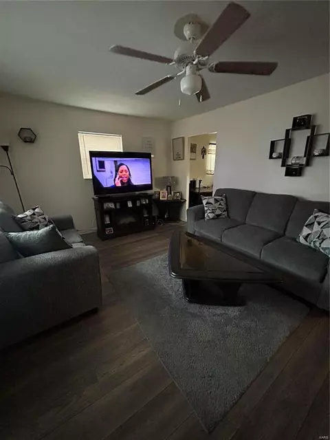 6030 Hancock Ave, Saint Louis, MO 63134 photo 2