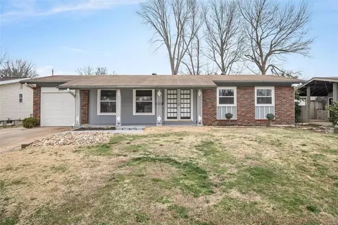 1489 Urbandale Dr, Florissant, MO 63031