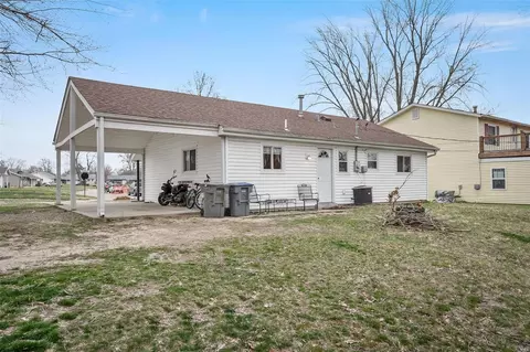 Exterior - 414 Eggering Dr, O'fallon, MO 63366 photo 3 of 6