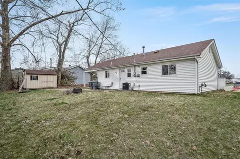 Exterior - 414 Eggering Dr, O'fallon, MO 63366 photo 4 of 6