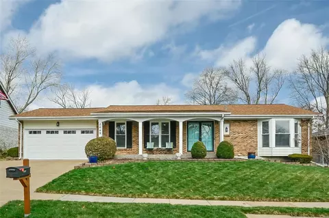 2649 Cathedral Dr, Saint Louis, MO 63129