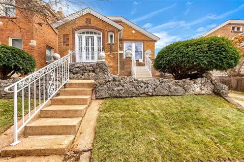 5974 Wanda Ave, Saint Louis, MO 63116