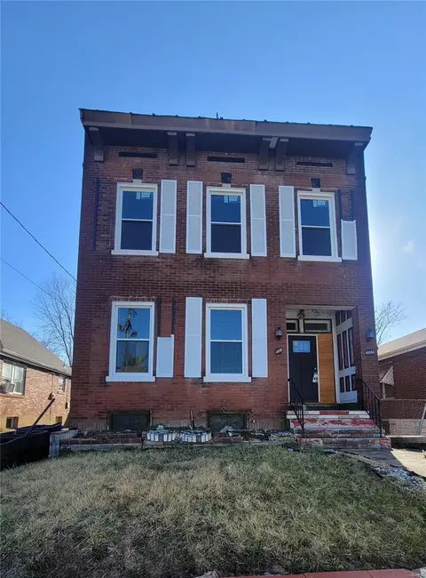 4808 Palm St, Saint Louis, MO 63115