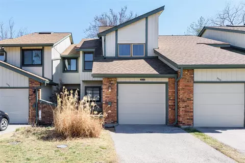 2034 Falling Brook Dr, Maryland Heights, MO 63043
