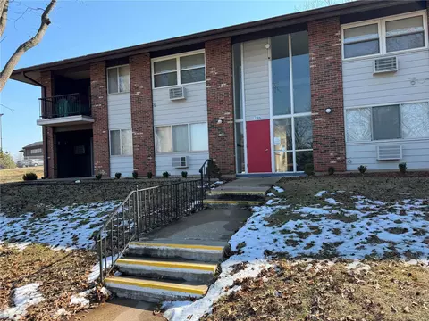 7304 Sieloff Dr #A, Hazelwood, MO 63042