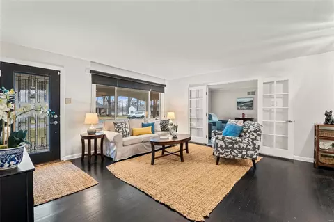 Living - 223 Victor Ct, Ballwin, MO 63021 photo 2 of 8