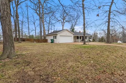 Exterior - 223 Victor Ct, Ballwin, MO 63021 photo 2 of 8