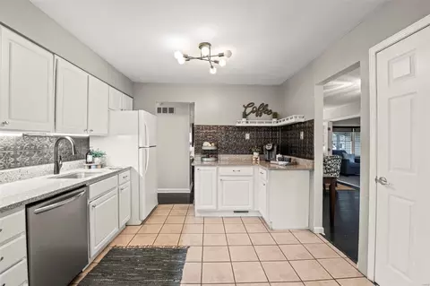 Kitchen - 223 Victor Ct, Ballwin, MO 63021 photo 4 of 4