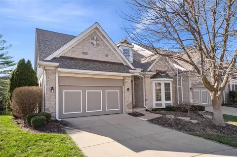 924 Chesterfield Villas Cir, Chesterfield, MO 63017