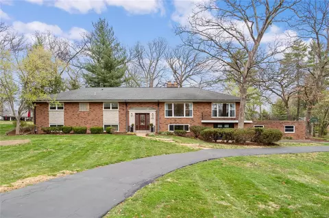 45 Grantwood Ln, Saint Louis, MO 63123