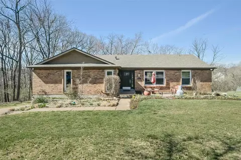 227 Clayton Trails Dr, Ellisville, MO 63011